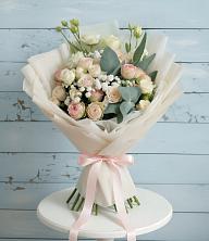 Букет цветов из:  Розы и Лизиантусы в Ялге