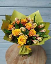 Букет цветов из:  Альстромерии и Розы в Ялге