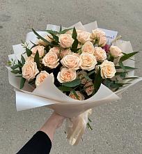 Букет Кремовые розы Латте в Ялге