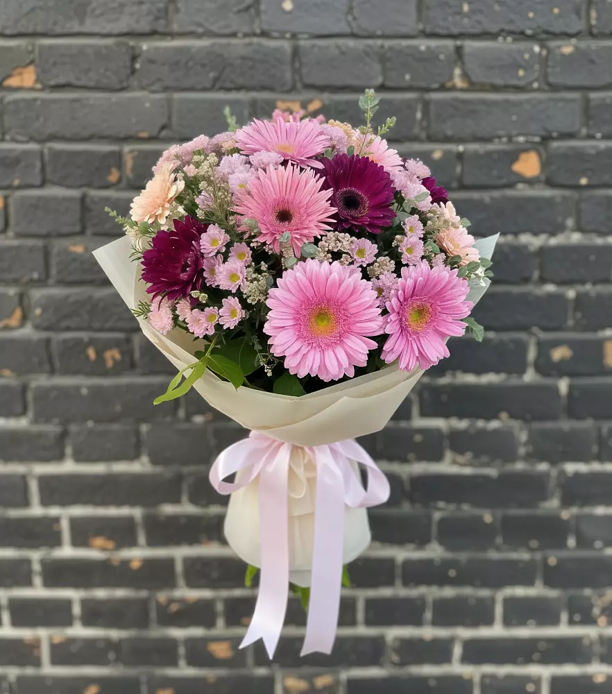 Букет цветов из: Герберы и Хризантемы в Ялге