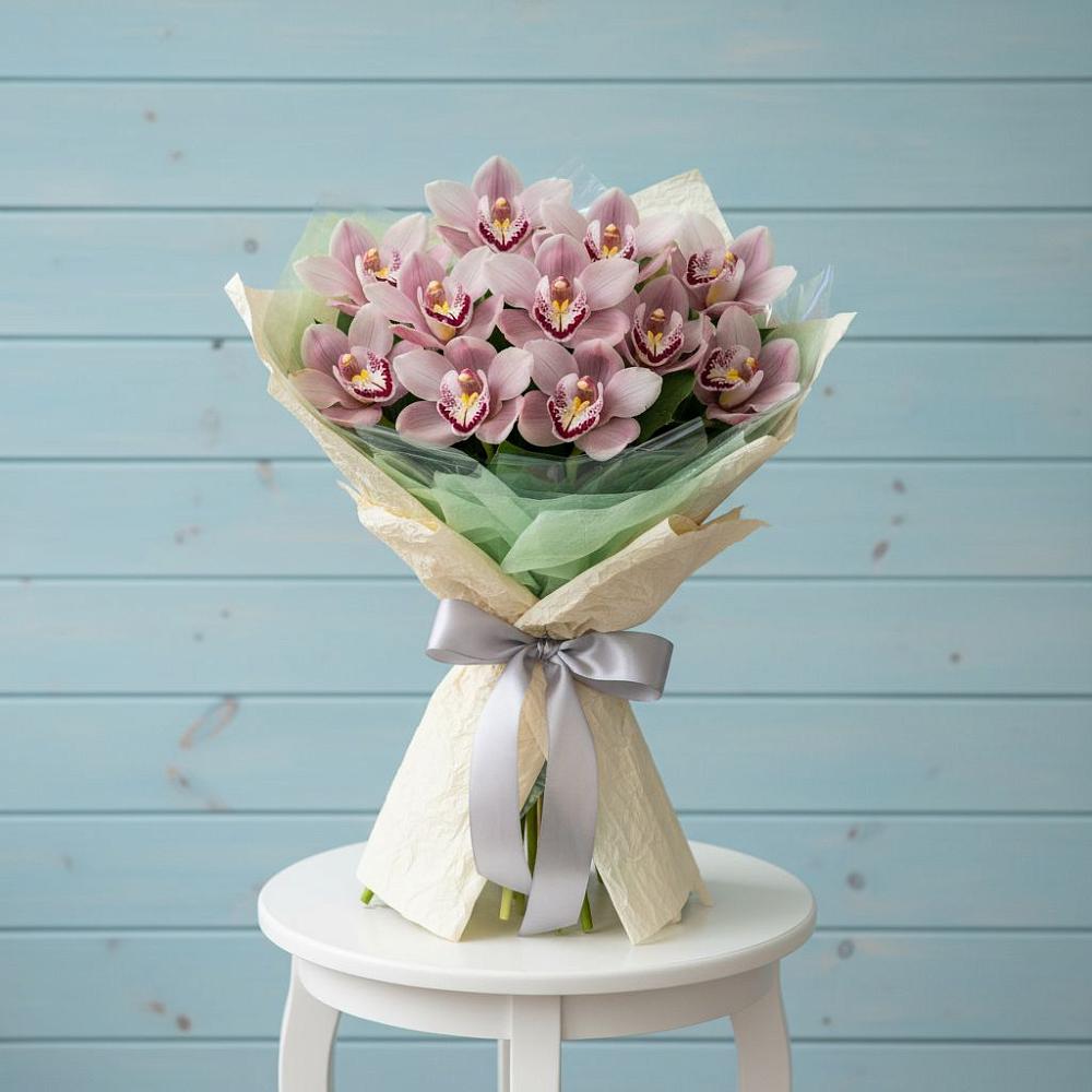 Букет цветов из: Орхидеи и Розы в Ялге