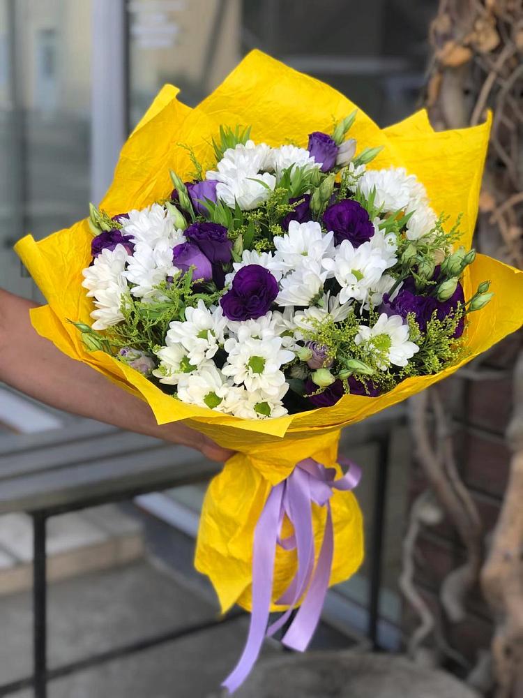 Букет цветов из: Ирисы, Хризантемы и Ромашки в Ялге
