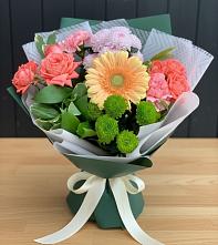 Букет цветов из:  Гвоздики, Розы, Герберы и Хризантемы в Ялге