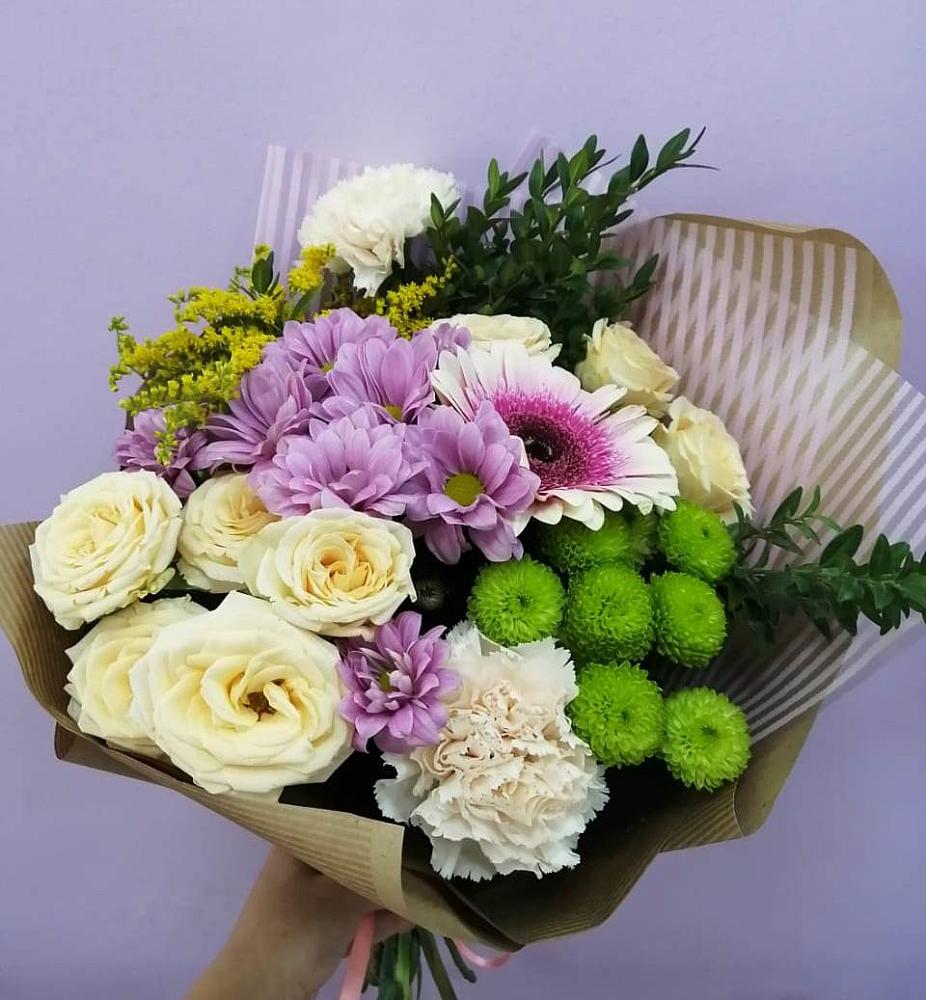 Букет цветов из: Хризантемы, Розы, Гвоздики и Герберы в Ялге