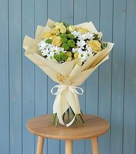 Букет цветов из:  Хризантемы и Розы в Ялге