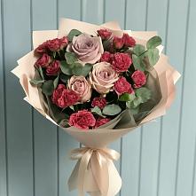 Букет цветов из:  Гвоздики и Розы в Ялге