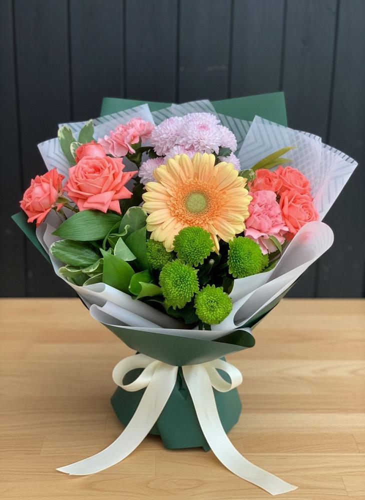 Букет цветов из: Гвоздики, Розы, Герберы и Хризантемы в Ялге